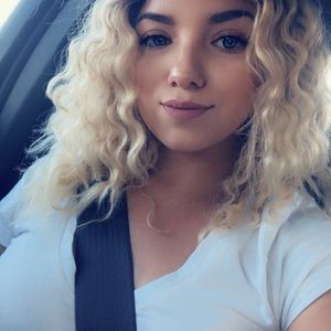 Meet your Posher, Crystal